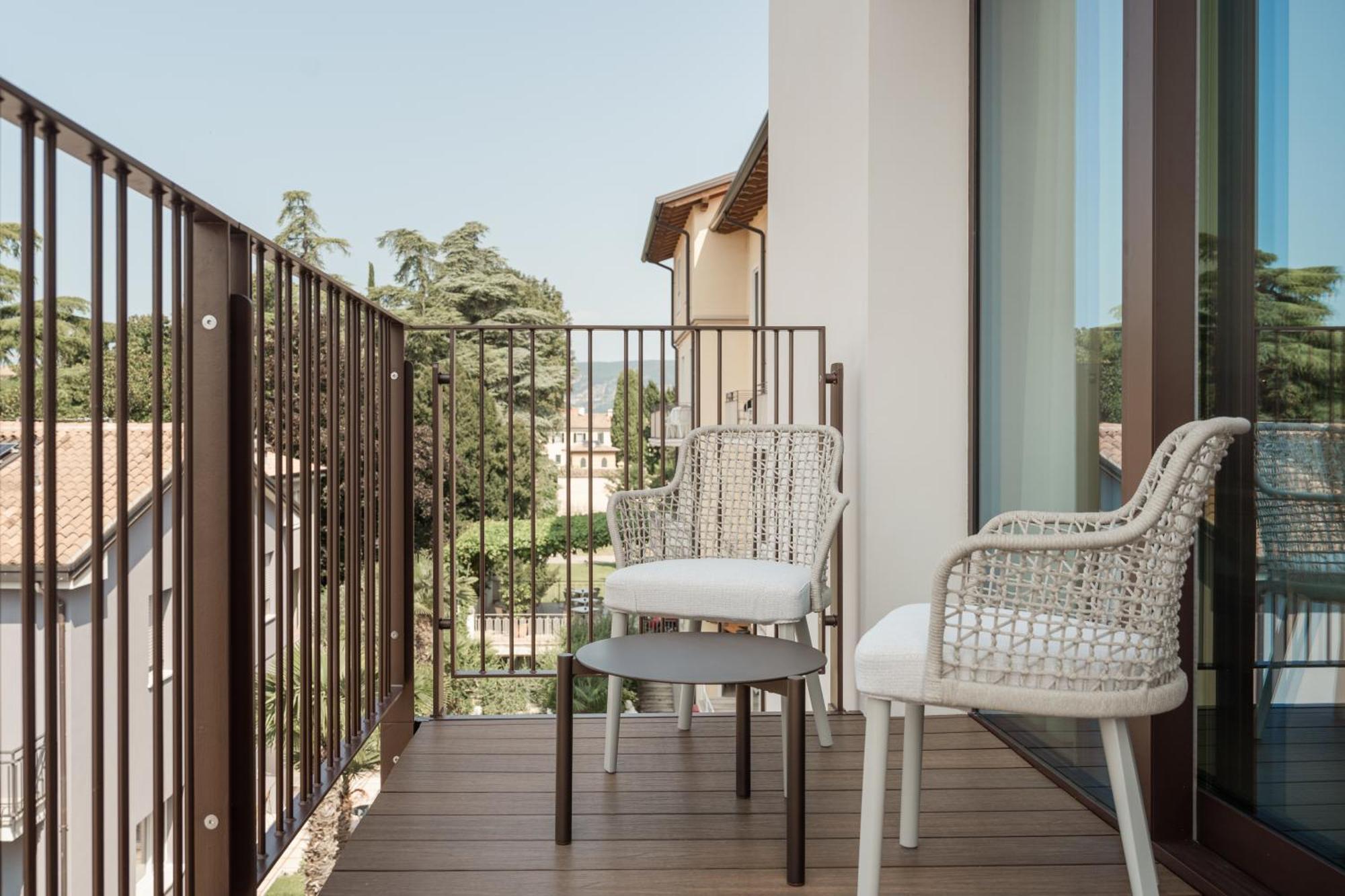 Wanderlust Hotel - Suite & Spa - Apartments & Villas - Bardolino, Lago Di Garda - Verona Exterior photo